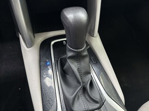 Used 2023 Toyota Corolla Cross L image 28