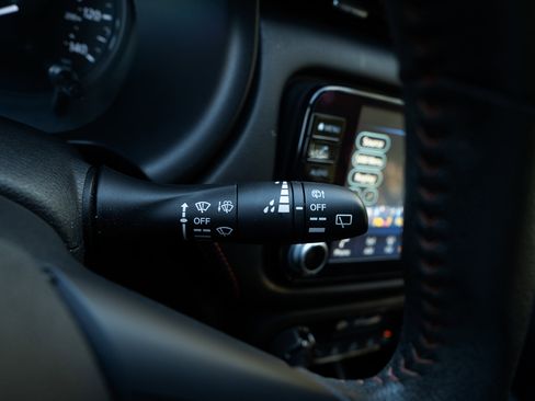 Used 2022 Nissan Kicks SR w/ Interior Electronics Package image 24