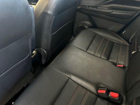 Used 2020 Nissan Kicks SR FWD image 12