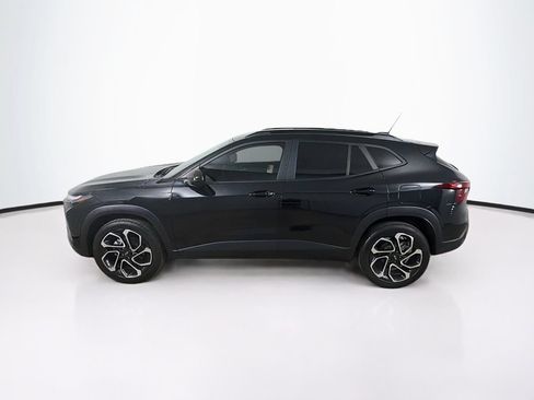 Used 2024 Chevrolet Trax RS w/ Sunroof Package FWD image 8