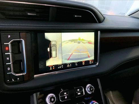 Used 2023 GMC Yukon Denali Ultimate image 27