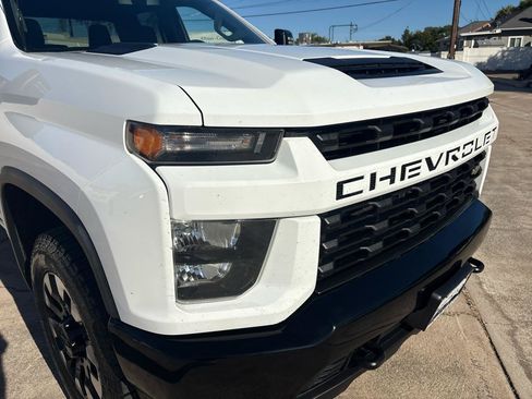Used 2020 Chevrolet Silverado 2500 Custom AWD/4WD image 21