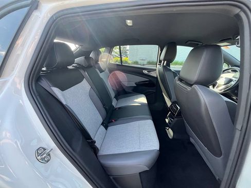 Certified 2024 Volkswagen ID.4 Pro AWD/4WD image 22