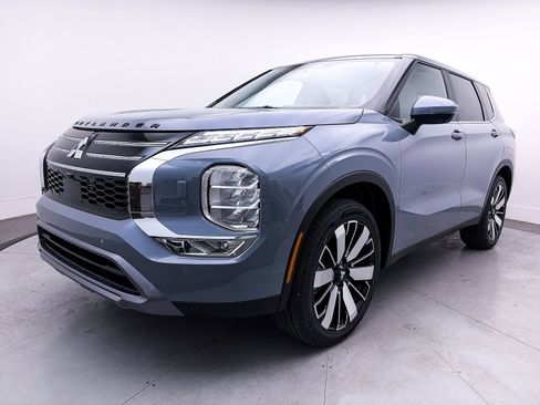 New 2026 Mitsubishi Outlander SE image 3