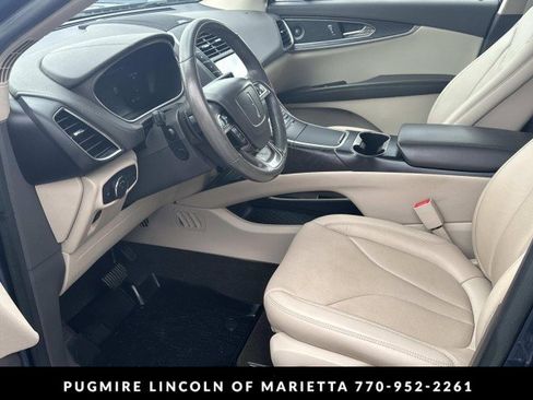 Used 2019 Lincoln Nautilus Reserve FWD image 9