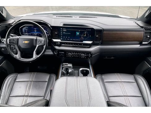 Used 2024 Chevrolet Silverado 1500 High Country w/ High Country Premium Package AWD/4WD image 17