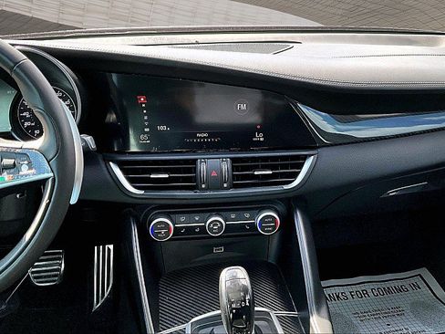 Used 2019 Alfa Romeo Giulia Ti RWD image 5