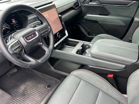 Used 2025 GMC Acadia AT4 w/ LPO, Floor Liner Package AWD/4WD image 9