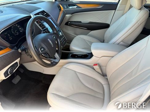 Used 2018 Lincoln MKC Select w/ Select Plus Package image 13