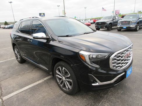 Certified 2020 GMC Terrain Denali w/ Denali Premium Package AWD/4WD image 6