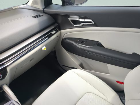 New 2026 Kia Sportage EX AWD/4WD image 12