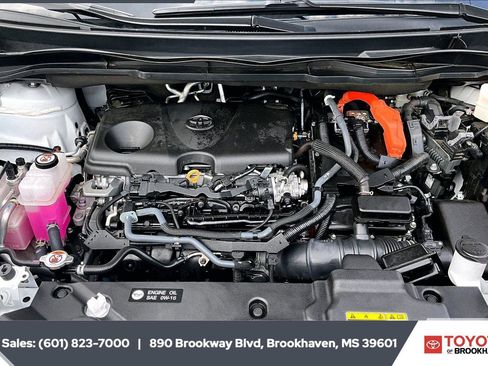 Used 2024 Toyota Sienna Platinum AWD/4WD image 9