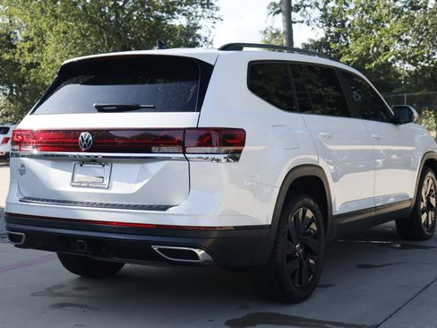 Certified 2026 Volkswagen Atlas SE FWD image 5