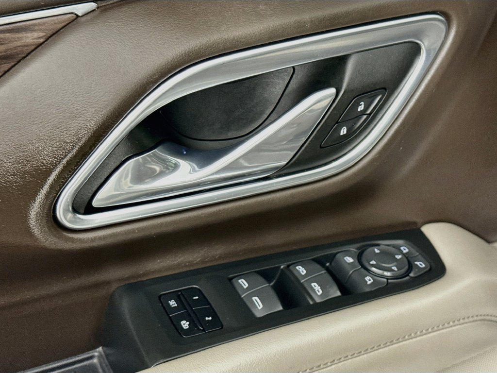 Used 2022 Chevrolet Tahoe LT w/ Luxury Package RWD image 19