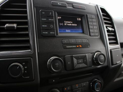 Used 2017 Ford F150 XLT image 8