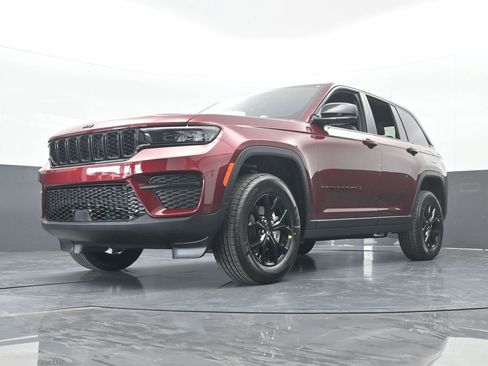 New 2025 Jeep Grand Cherokee Altitude RWD image 49