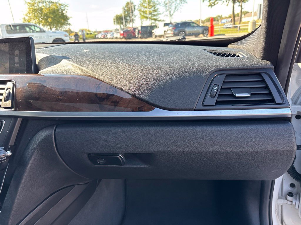 Used 2015 BMW 328i xDrive Sedan AWD/4WD image 29