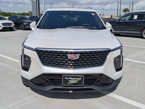 Used 2024 Cadillac XT4 Premium Luxury w/ Technology Package image 2