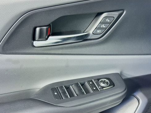 Used 2024 Toyota Prius Limited image 24