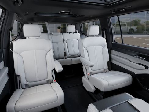 New 2026 Jeep Grand Wagoneer 4WD image 15