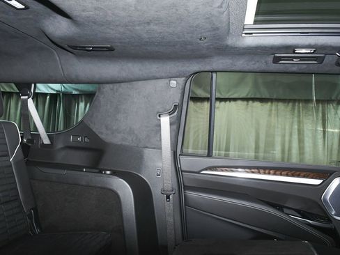 Used 2026 Cadillac Escalade ESV Platinum Sport w/ LPO, ONYX Package AWD/4WD image 61