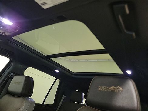 Used 2024 Chevrolet Tahoe High Country w/ Premium Package 2 image 14