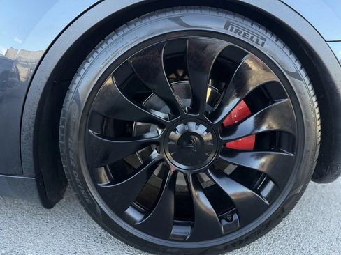 Used 2025 Tesla Model Y Performance AWD/4WD image 39