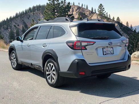 Certified 2025 Subaru Outback Premium AWD/4WD image 5