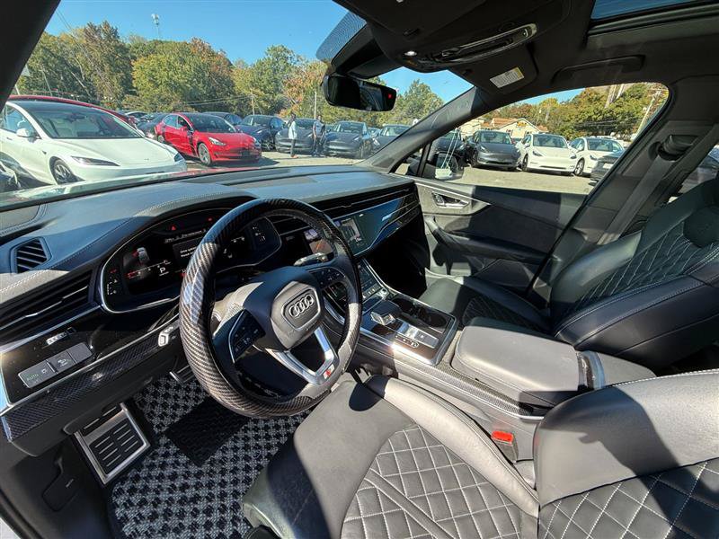 Used 2021 Audi SQ7 Premium Plus w/ Driver Assistance Package AWD/4WD image 13