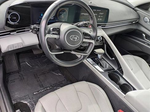 Certified 2023 Hyundai Elantra Limited image 9