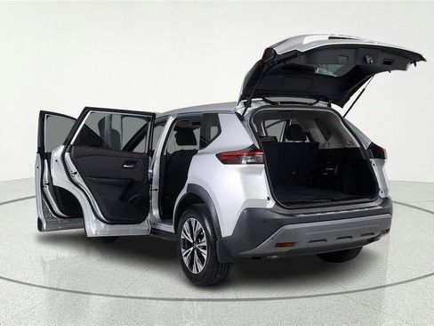 Used 2023 Nissan Rogue SV FWD image 5