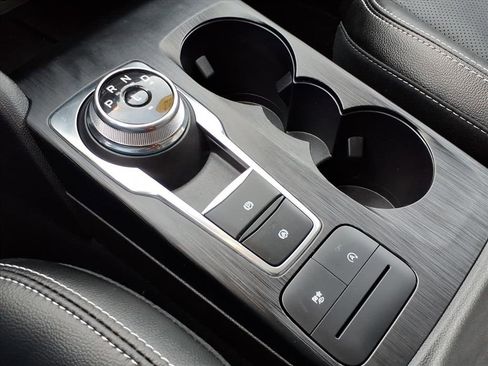 Used 2022 Ford Escape SEL image 18