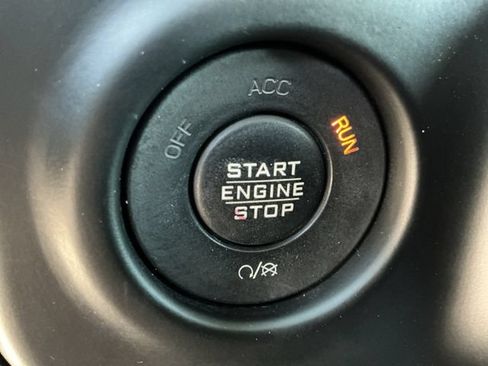 Used 2018 Jeep Wrangler Rubicon w/ LED Lighting Group AWD/4WD image 26