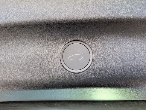 Used 2024 Tesla Model Y Long Range image 34