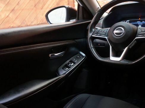 Used 2024 Nissan Sentra SR FWD image 33