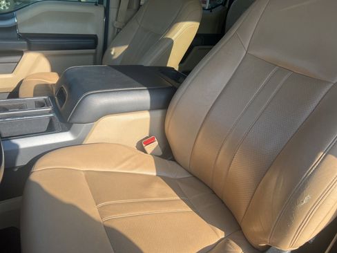 Used 2017 Ford F150 XLT w/ Equipment Group 302A Luxury image 13