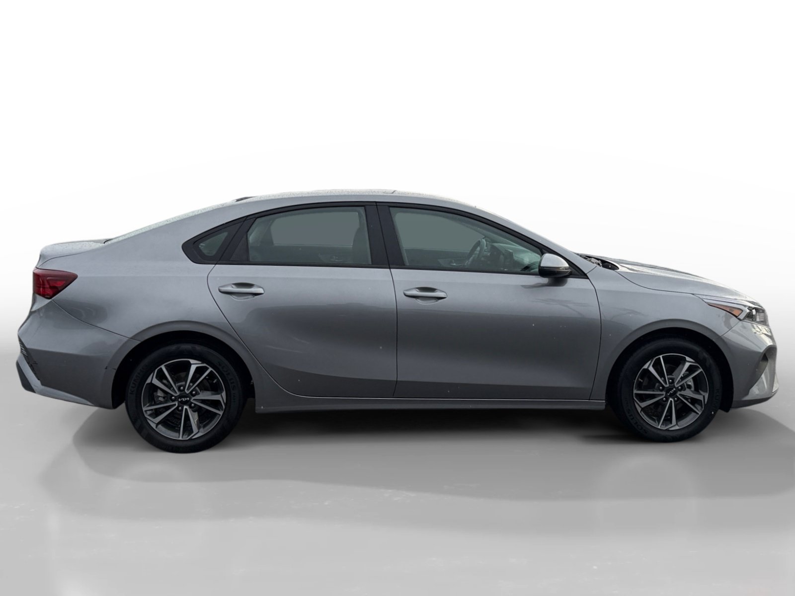 Used 2024 Kia Forte LXS w/ LXS Technology Package FWD image 6