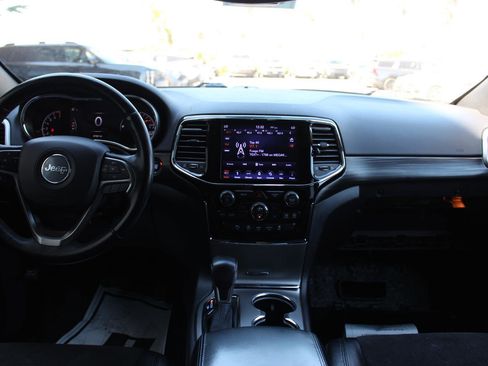 Used 2019 Jeep Grand Cherokee Altitude image 14