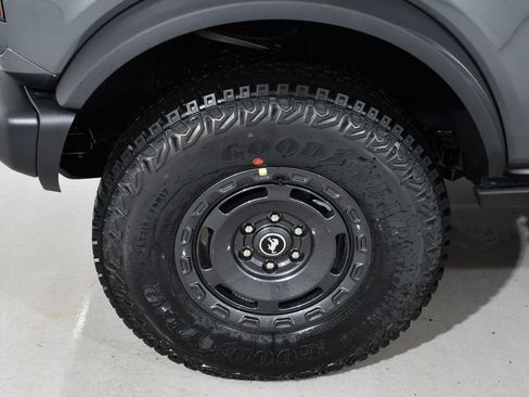 New 2025 Ford Bronco Badlands image 24