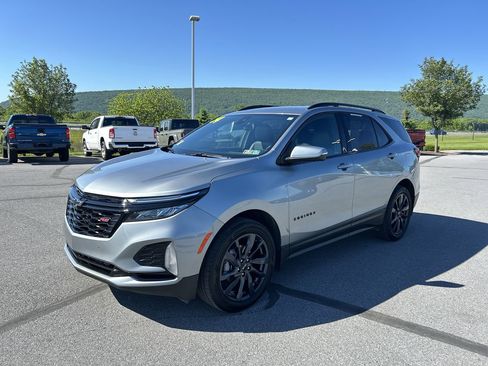 Used 2024 Chevrolet Equinox RS AWD/4WD image 3