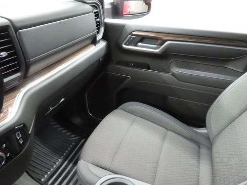 Used 2025 Chevrolet Silverado 2500 LT w/ Trail Boss Package AWD/4WD image 32