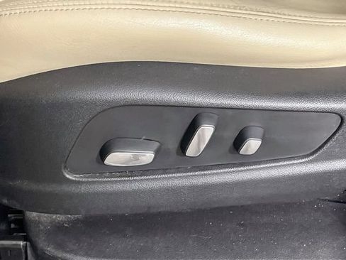 Used 2017 Cadillac XT5 Luxury w/ Driver Awareness Package FWD image 11