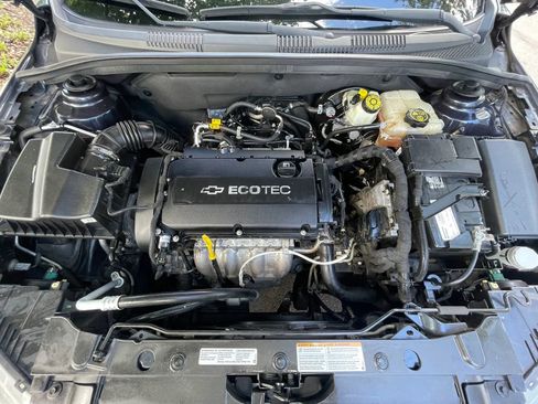 Used 2015 Chevrolet Cruze LS image 31