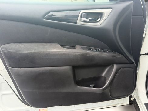 Used 2015 Nissan Pathfinder SV w/ Trailer Tow Package image 19