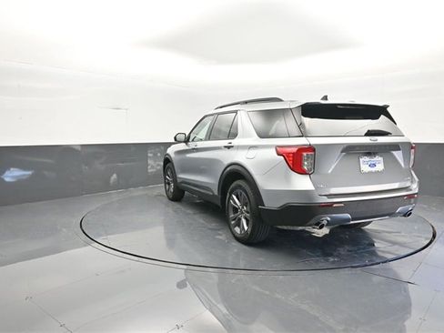 Certified 2023 Ford Explorer XLT w/ Equipment Group 202A image 5