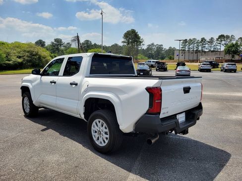 Used 2024 Toyota Tacoma SR AWD/4WD image 3