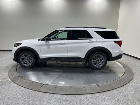 New 2026 Ford Explorer Active image 9