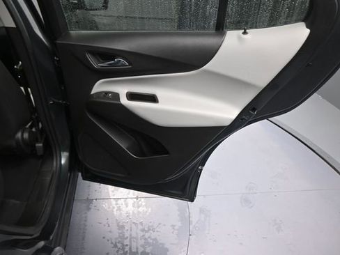 Used 2020 Chevrolet Equinox LS w/ LS Convenience Package AWD/4WD image 33