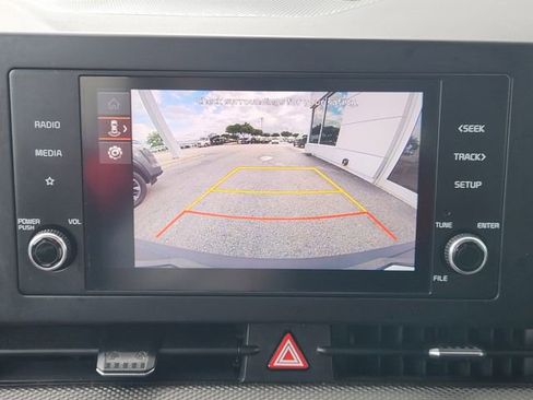 Used 2025 Kia Sportage LX FWD image 13