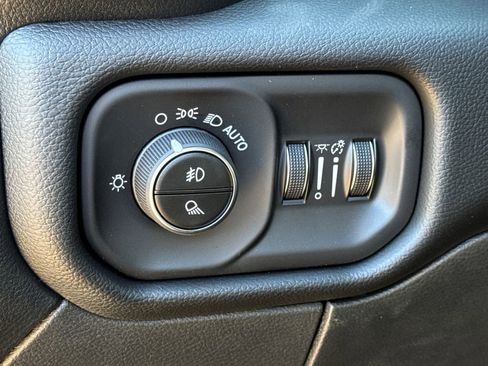 New 2026 RAM 2500 Laramie AWD/4WD image 24